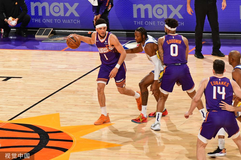 现出的冷静 现出的冷静